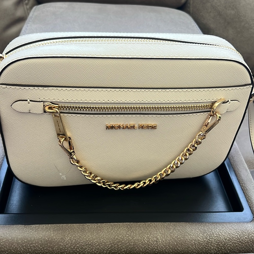 Michael kors crossbody purse